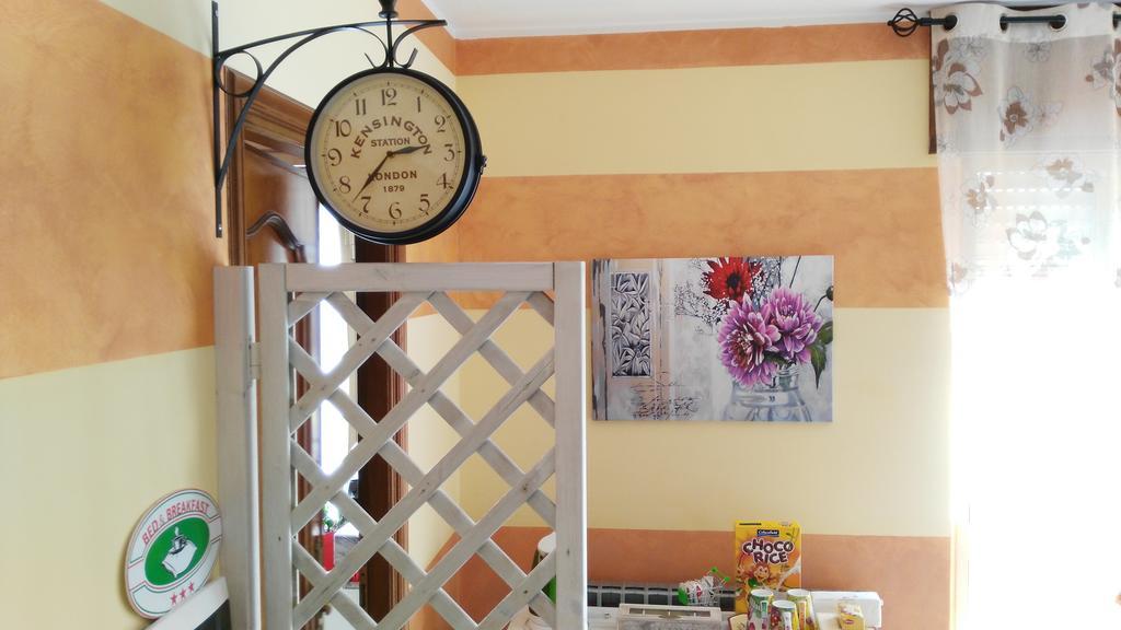 Caicai Bed And Breakfast ซาลุซโซ ภายนอก รูปภาพ