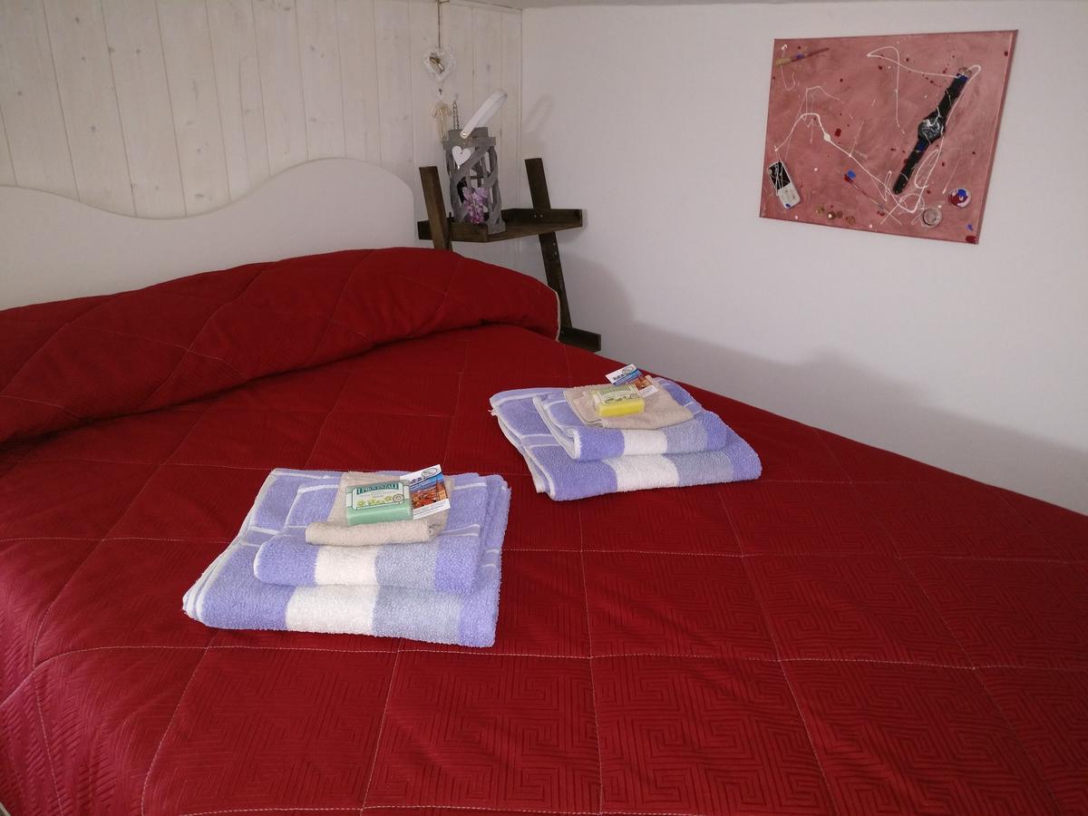 Caicai Bed And Breakfast ซาลุซโซ ภายนอก รูปภาพ